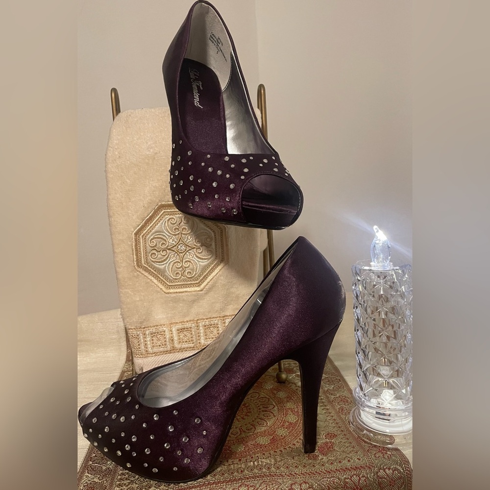 NEW Lulu Townsend Elegant Open Toe Pumps with Rhinestones Accent Size 9